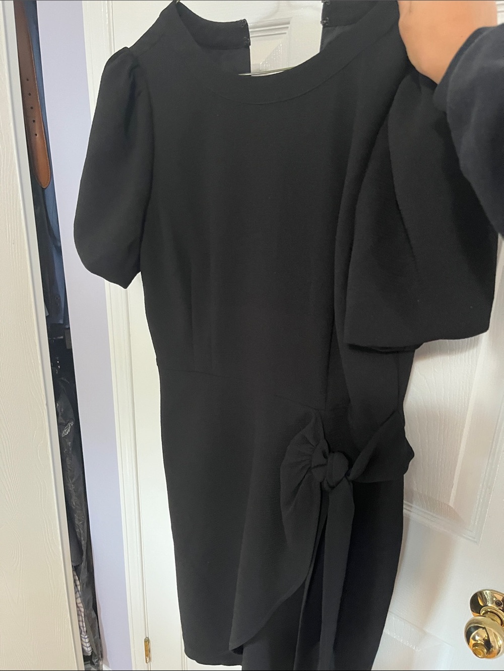 RW&CO. Black Puff-Sleeve Tie-Waist Mini Dress
